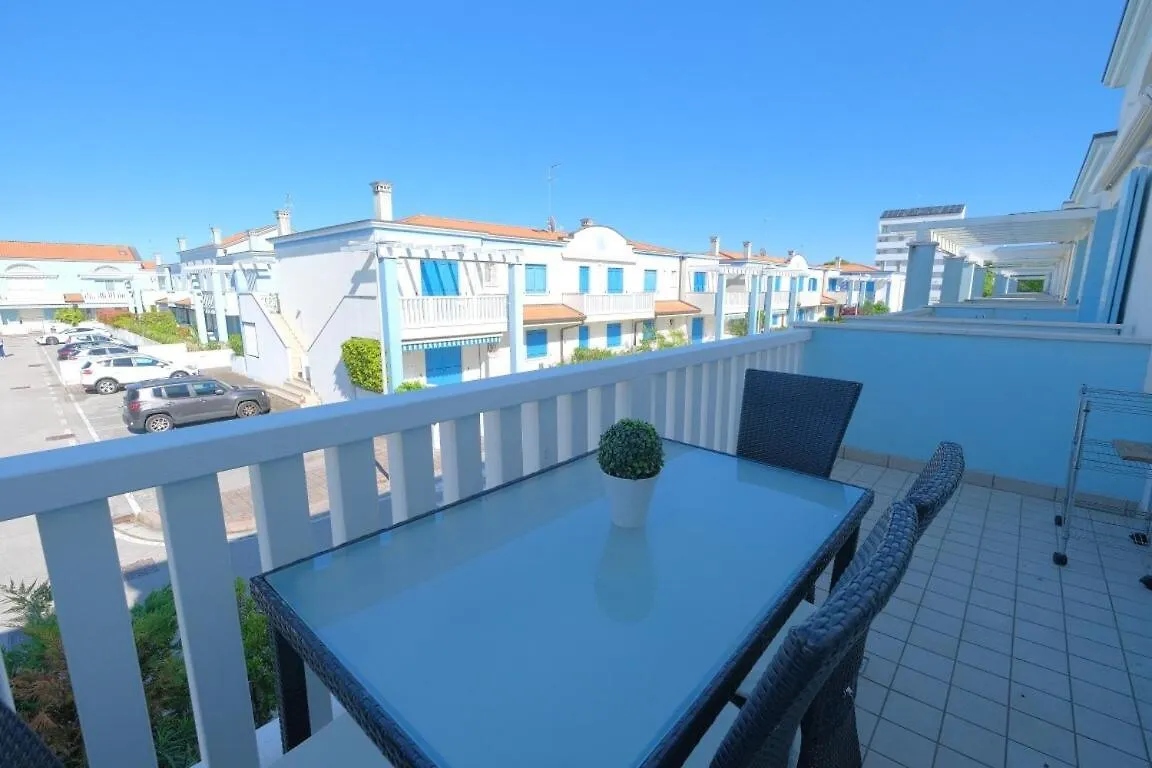 Duplex 3 Camere 2 Bagni Piazza Drago Lido di Jesolo 0*,  Olaszország